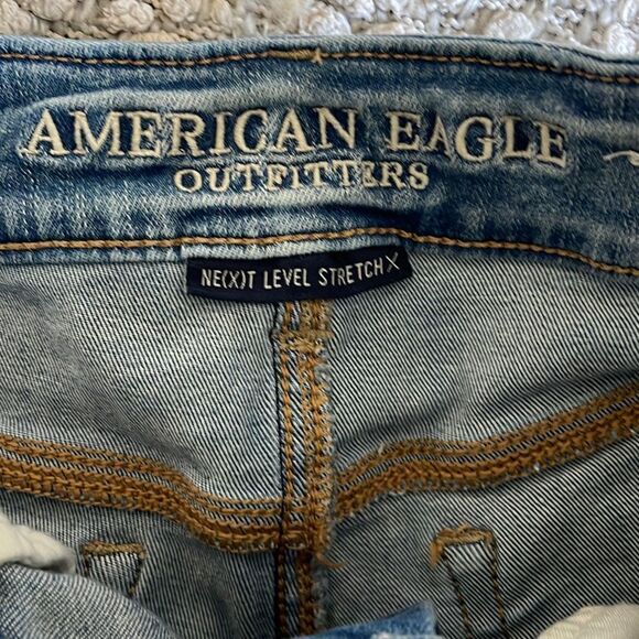American Eagle‎ Denim Shorts. Size 2 Midi Stretch - Picture 3 of 7